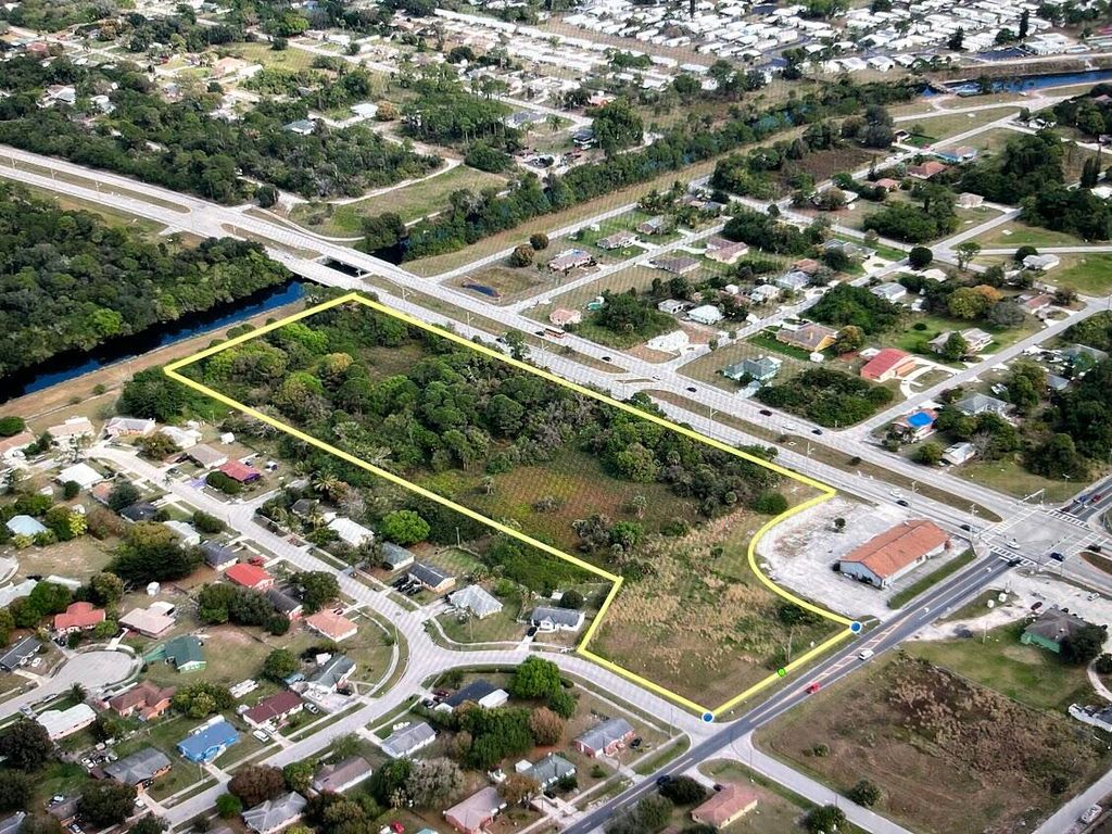 Photo of 2315 N 25th Street, Fort Pierce, FL 34946 (MLS # R10770219)