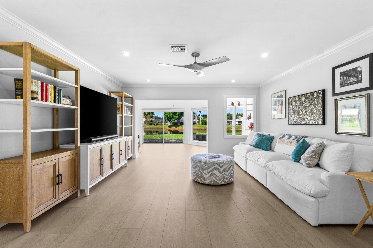 11 Slash Pine Drive