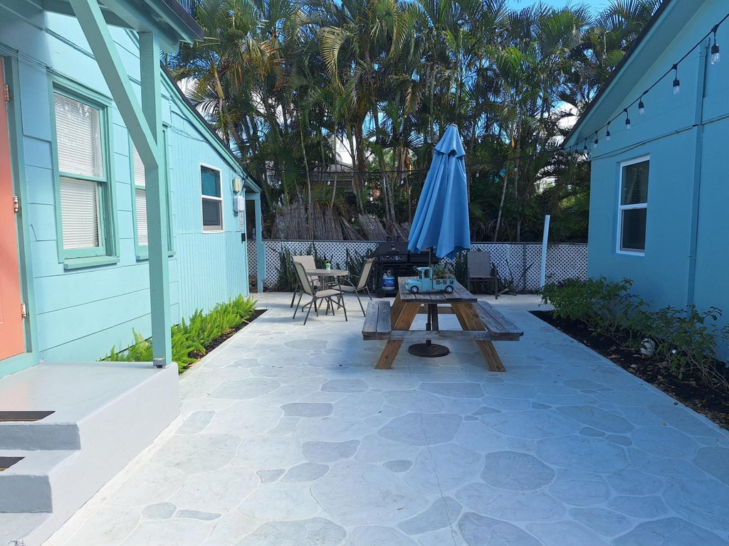 Photo of 802 N M Street #2, Lake Worth Beach, FL 33460 (MLS # R10978996)