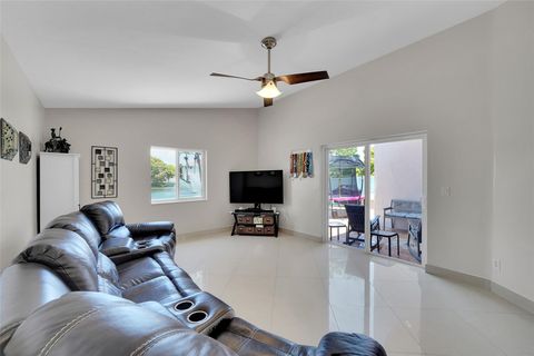 Single Family Residence in Miramar FL 13037 53RD ST St 19.jpg