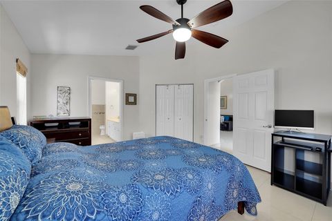 Single Family Residence in Miramar FL 13037 53RD ST St 22.jpg