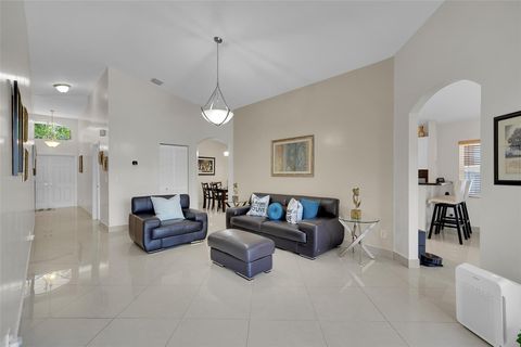 Single Family Residence in Miramar FL 13037 53RD ST St 10.jpg