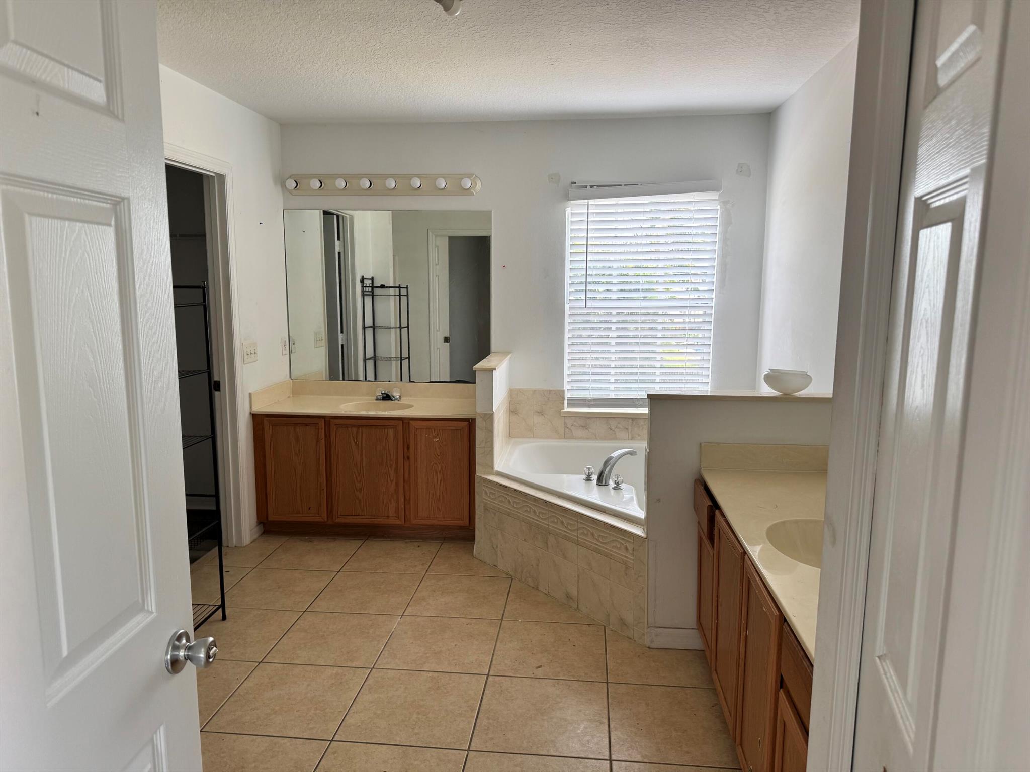 1965 SW Bellevue Avenue, Port St Lucie, FL, 34953/$475,000 2 1965 SW Bellevue Avenue