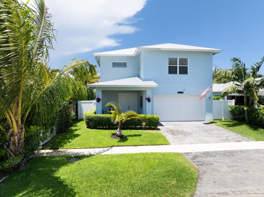 Photo of 8923 SE Ceres Street, Hobe Sound, FL 33455 (MLS # R11089349)