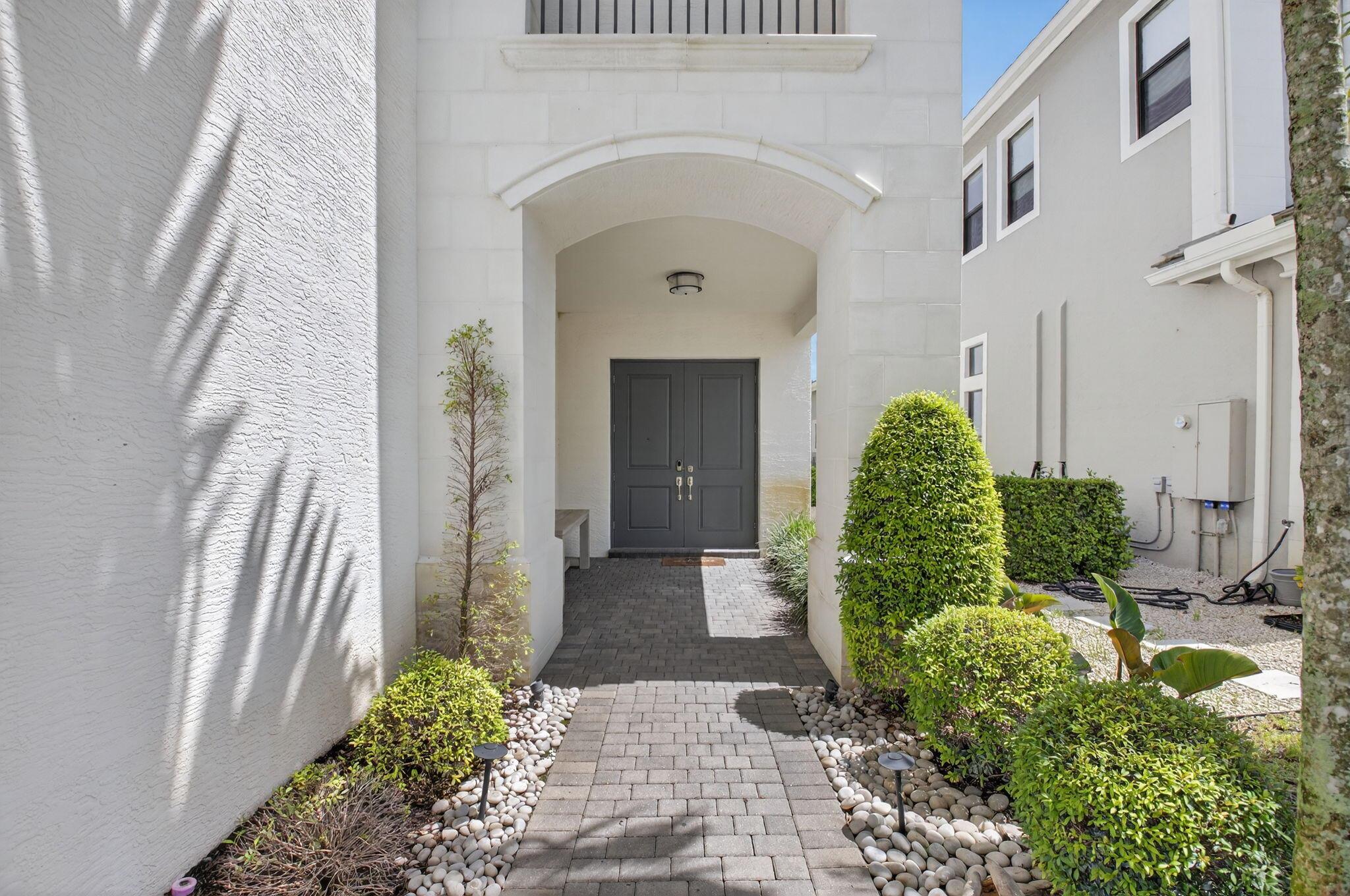 SEVEN BRIDGES - Residential Lease