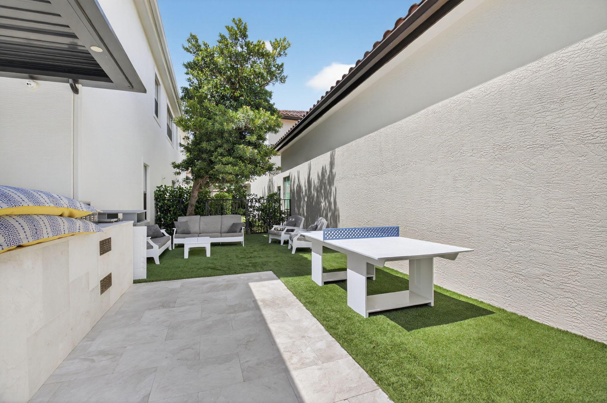 SEVEN BRIDGES - Residential Lease