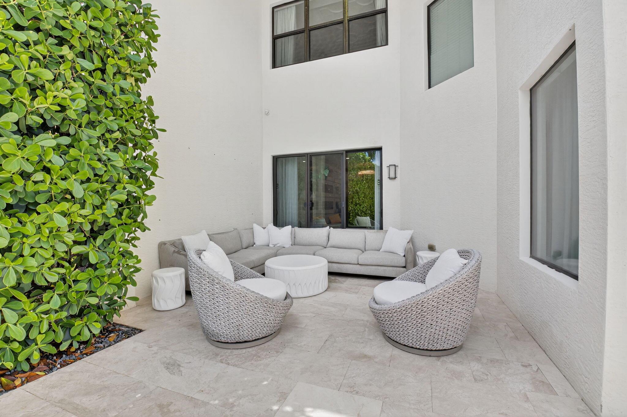 SEVEN BRIDGES - Residential Lease