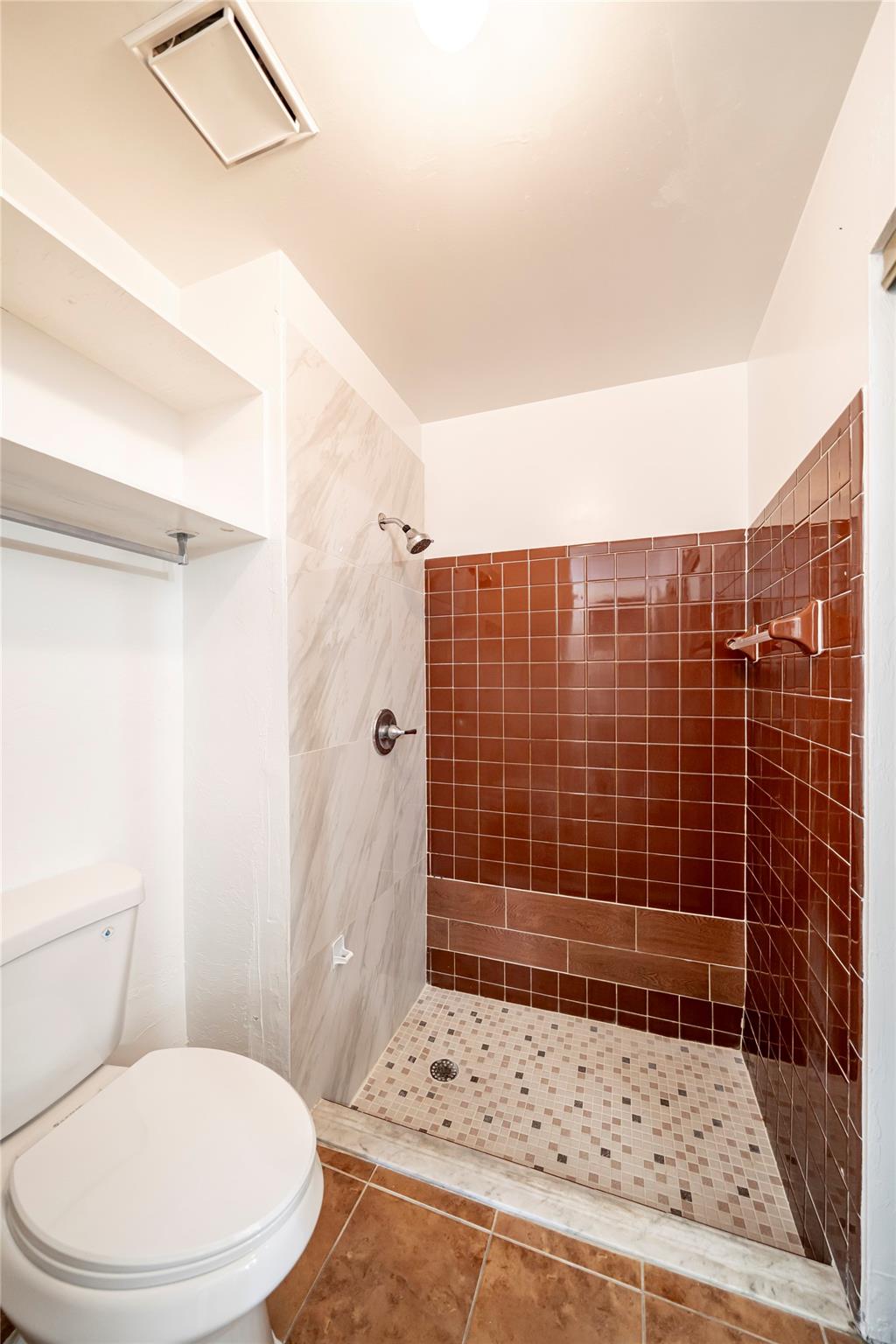 WOODSCAPE CONDOMINIUMS - Residential