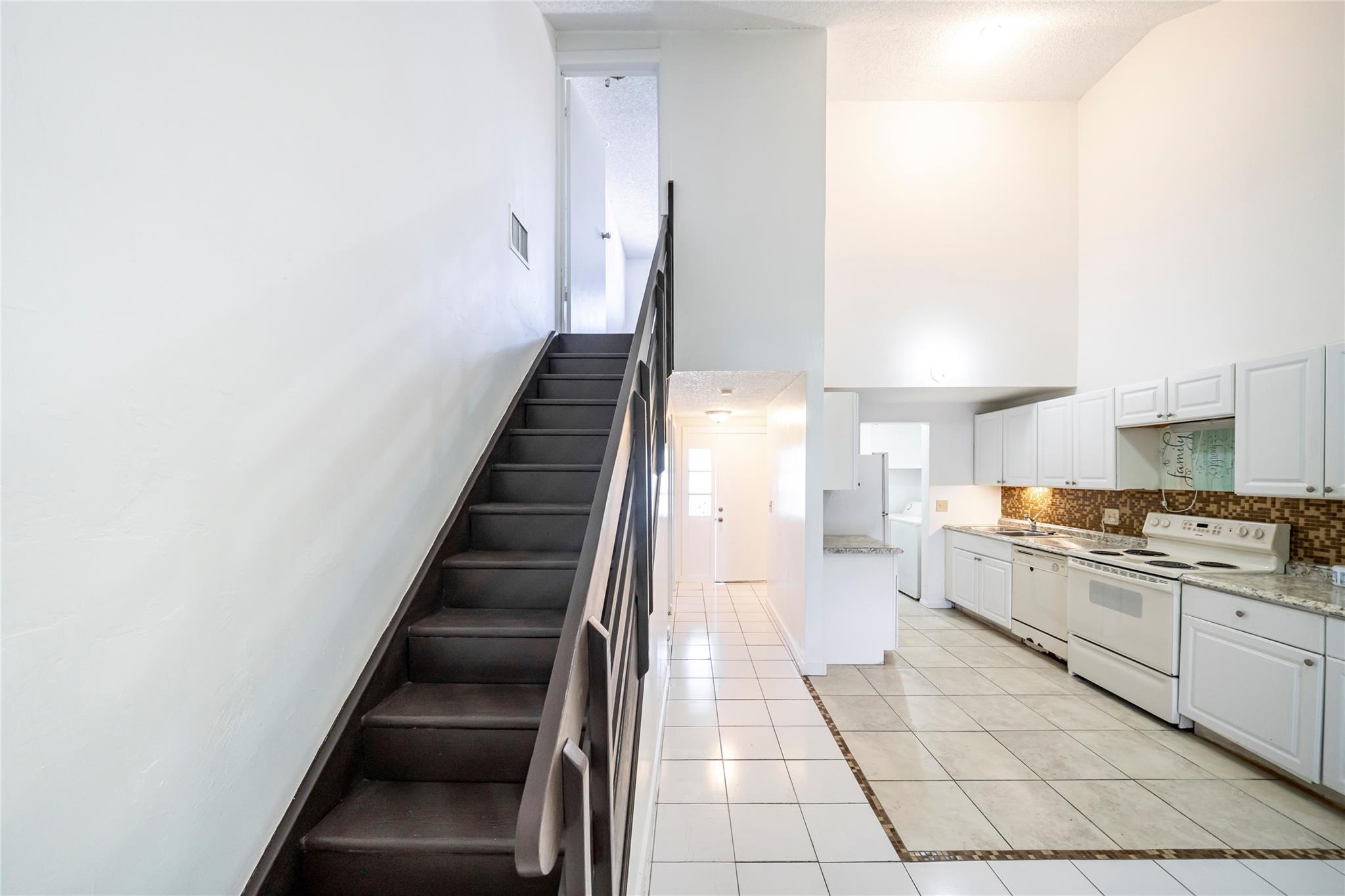 3625 SW 70th Ave 23-X