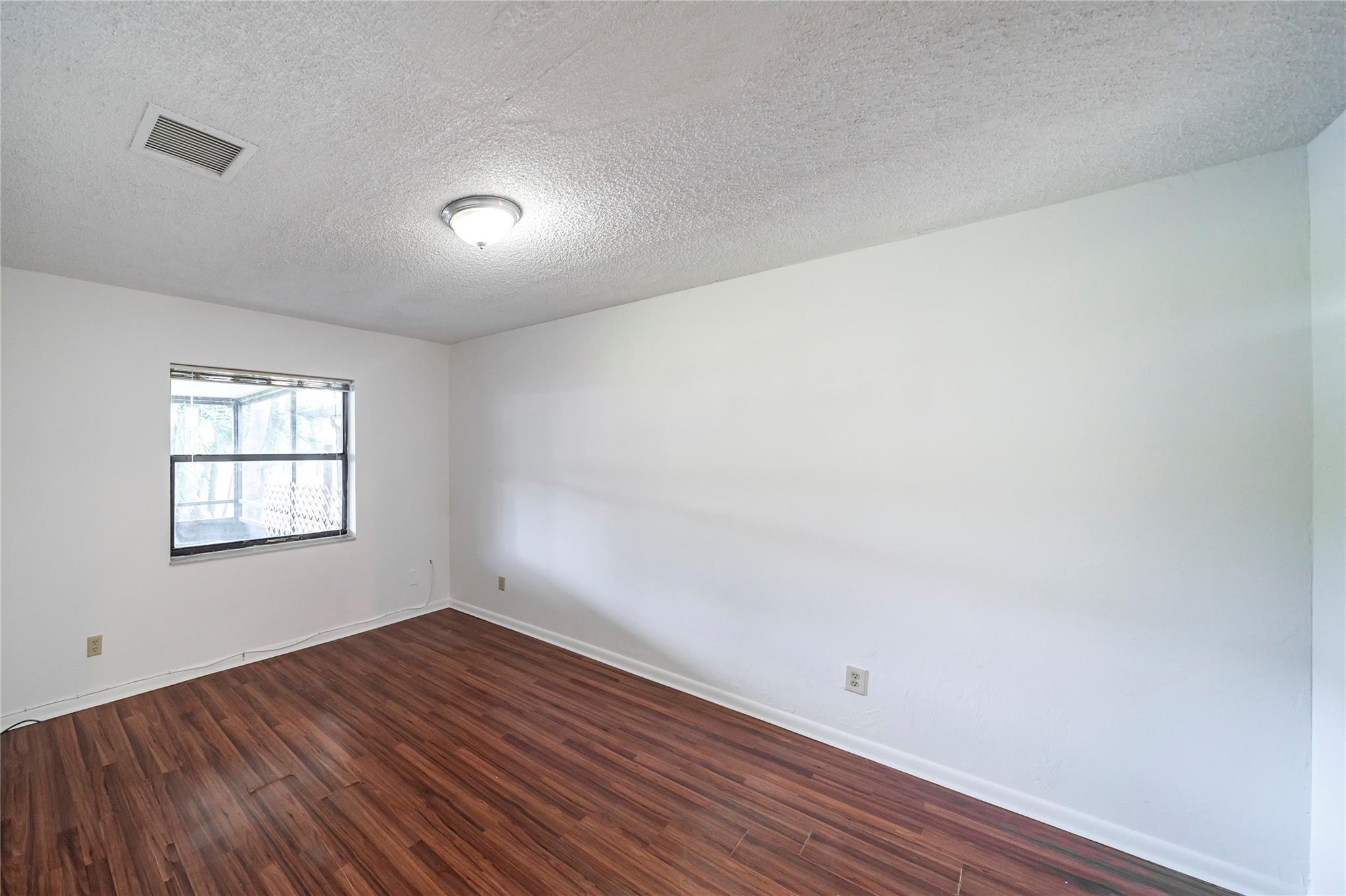 WOODSCAPE CONDOMINIUMS - Residential