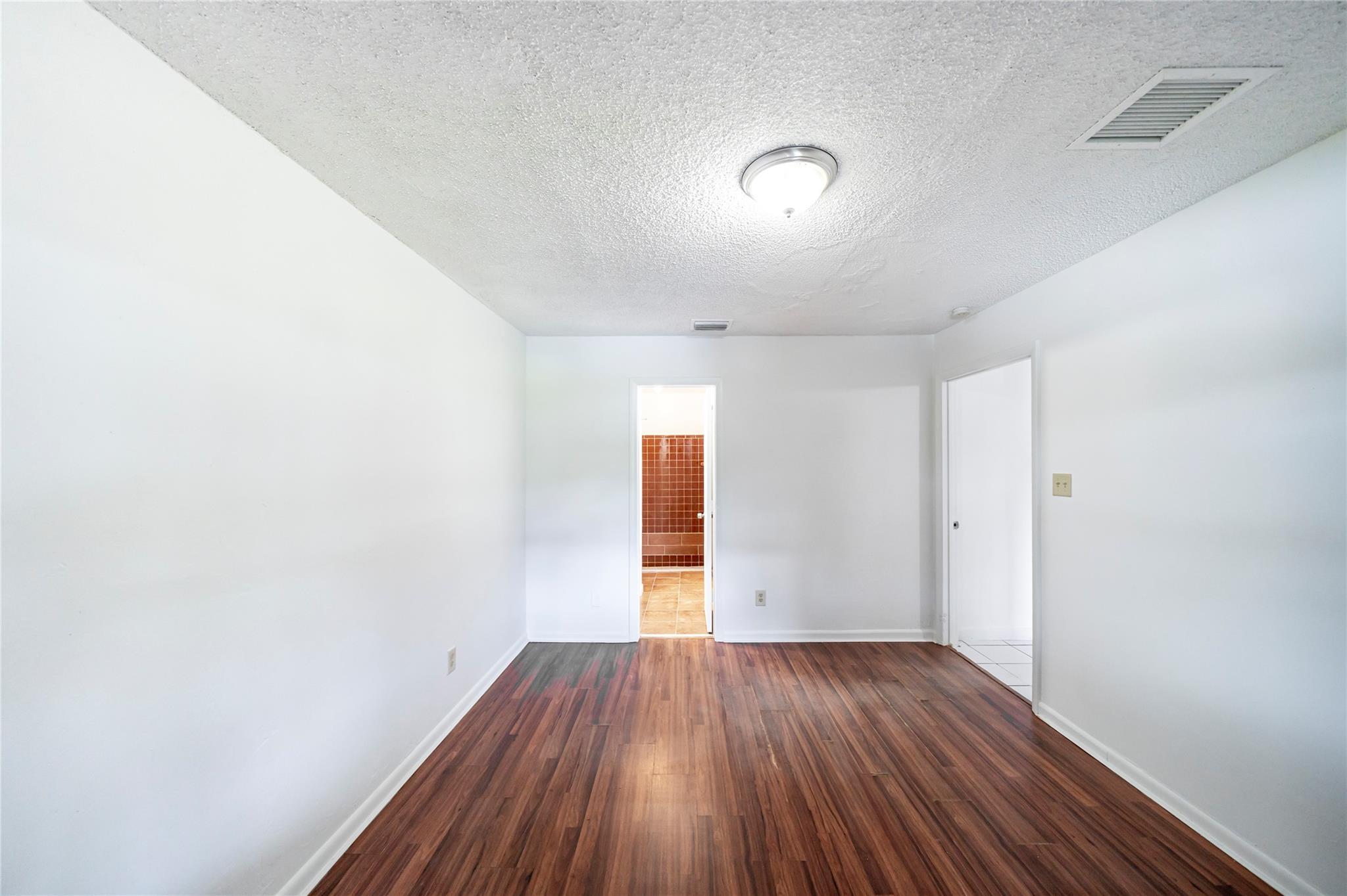 WOODSCAPE CONDOMINIUMS - Residential