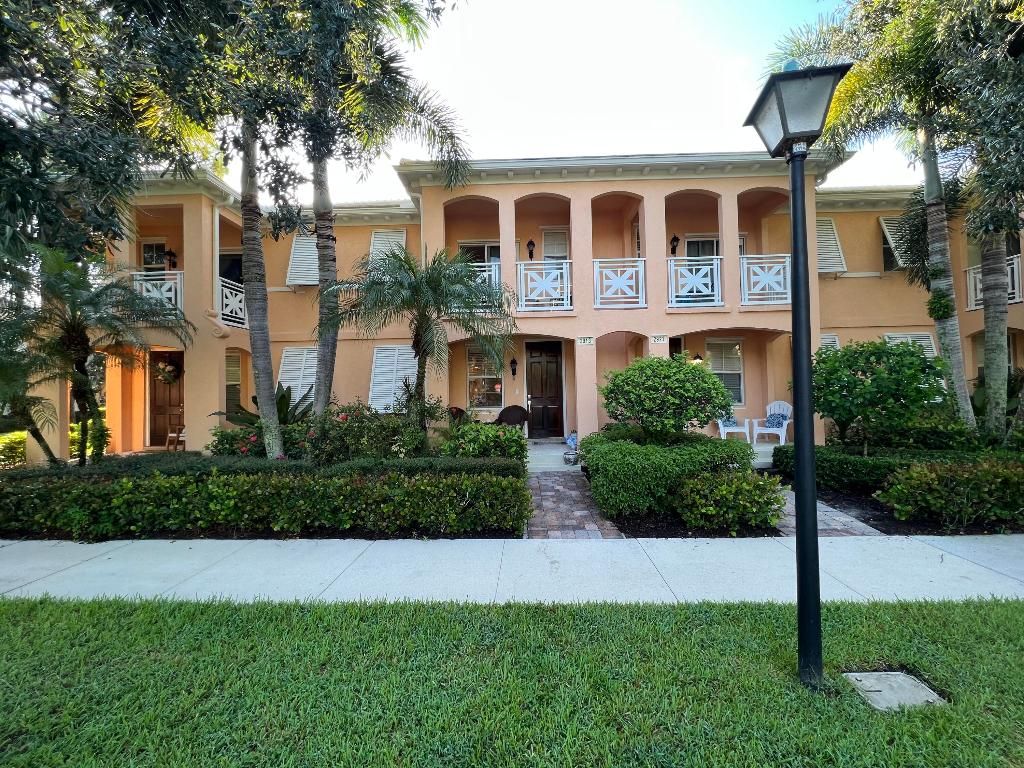 Photo of 2913 E Community Drive, Jupiter, FL 33458 (MLS # R11117142)