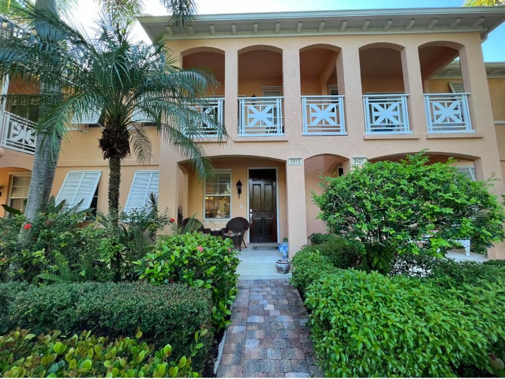 Photo of 2913 E Community Drive, Jupiter, FL 33458 (MLS # R11117142)