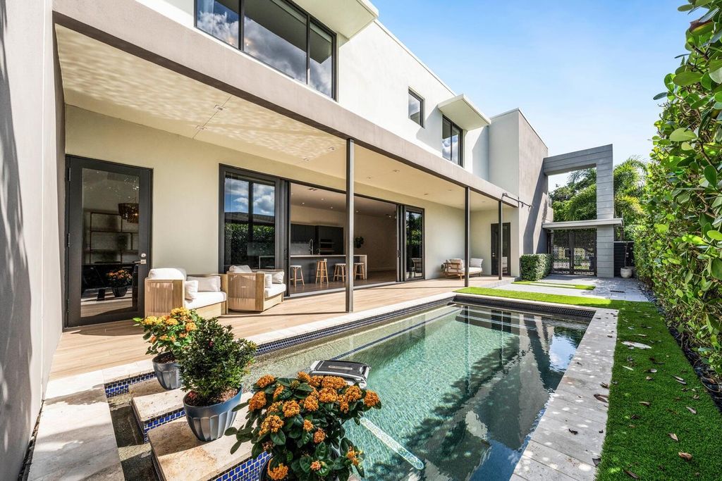 Photo of 619 SW 10th St #N/A, Fort Lauderdale, FL 33315 (MLS # F10535076)