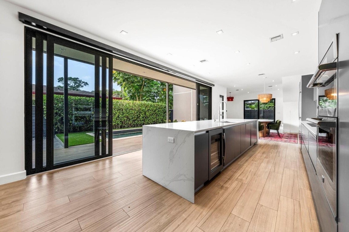 619 SW 10th Street N/A