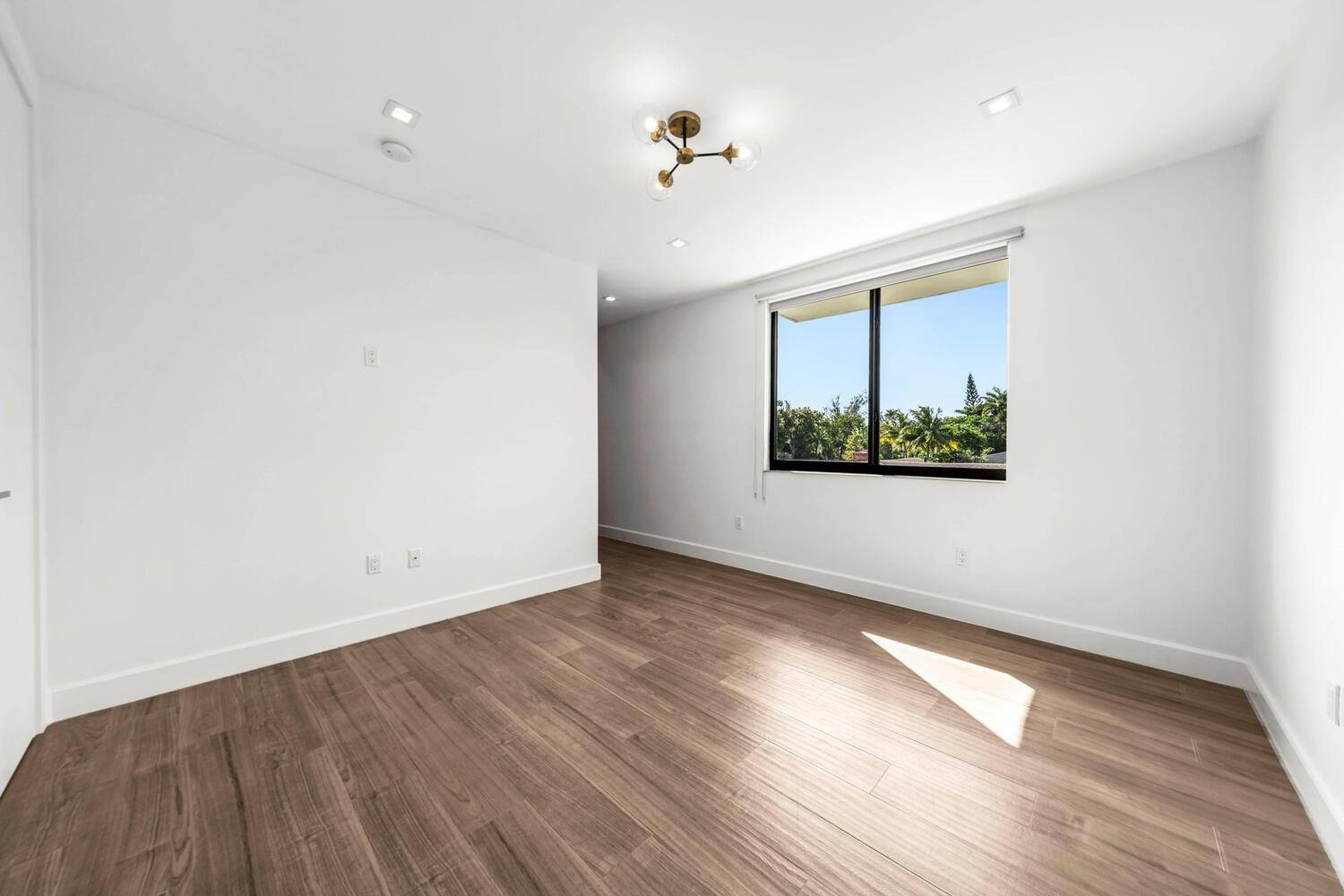 Tarpon River - Residential