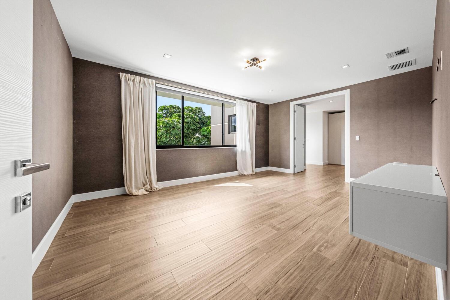 Tarpon River - Residential