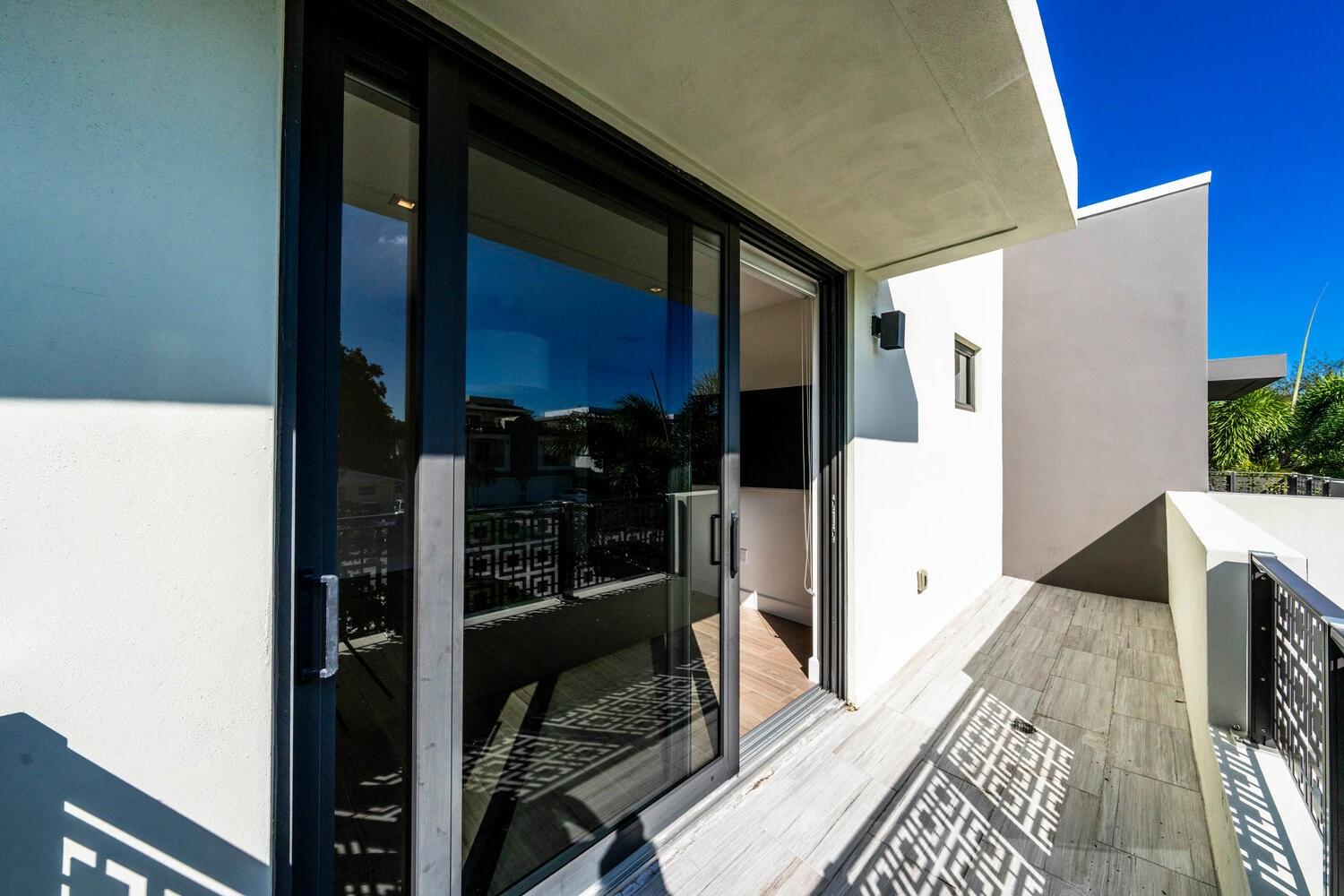 Tarpon River - Residential