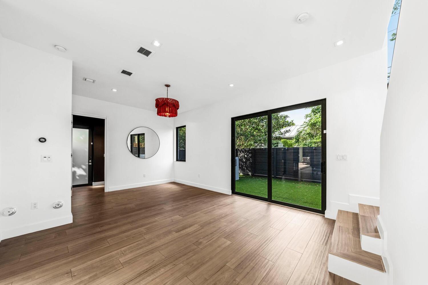 Tarpon River - Residential