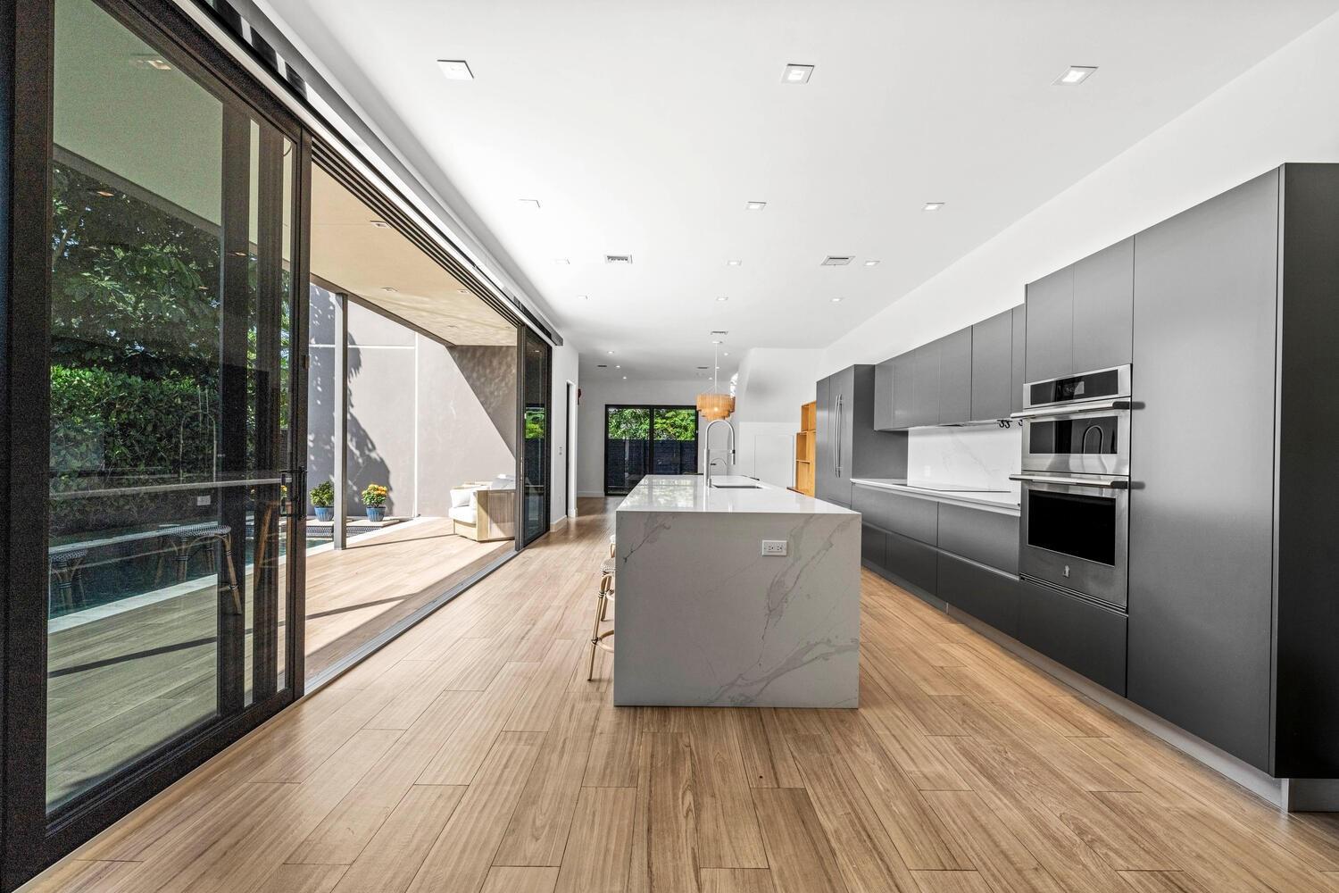 Tarpon River - Residential