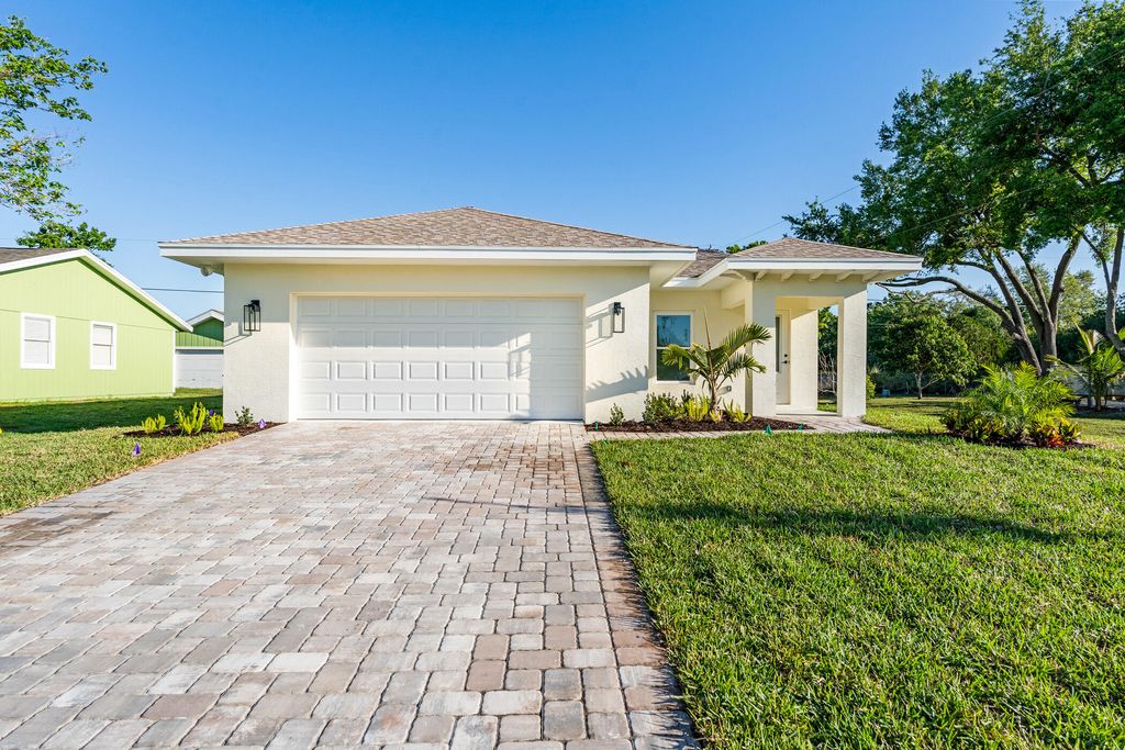 Photo of 5910 24th Street, Vero Beach, FL 32966 (MLS # R11161459)