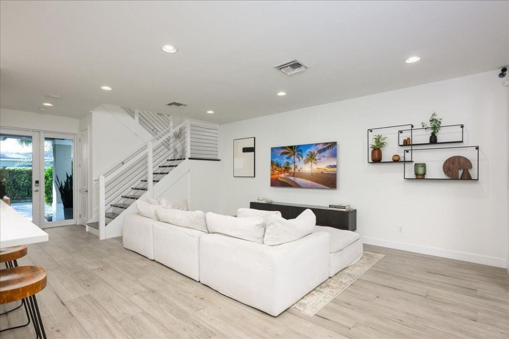 Photo of 610 SW 15th Street, Fort Lauderdale, FL 33315 (MLS # F10484867)