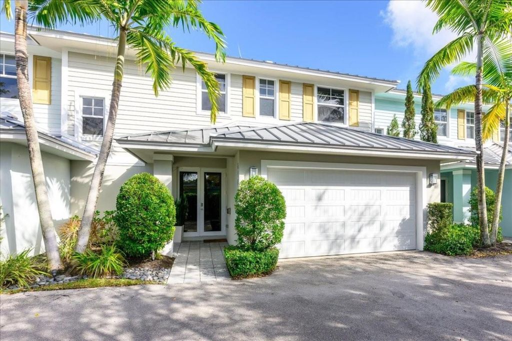 Photo of 610 SW 15th Street, Fort Lauderdale, FL 33315 (MLS # F10484867)