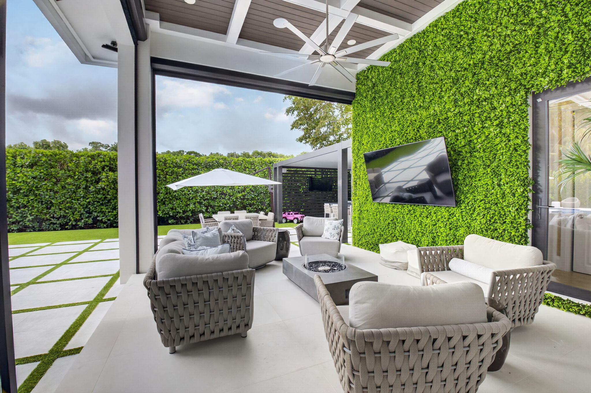 DEVON PLACE - Residential