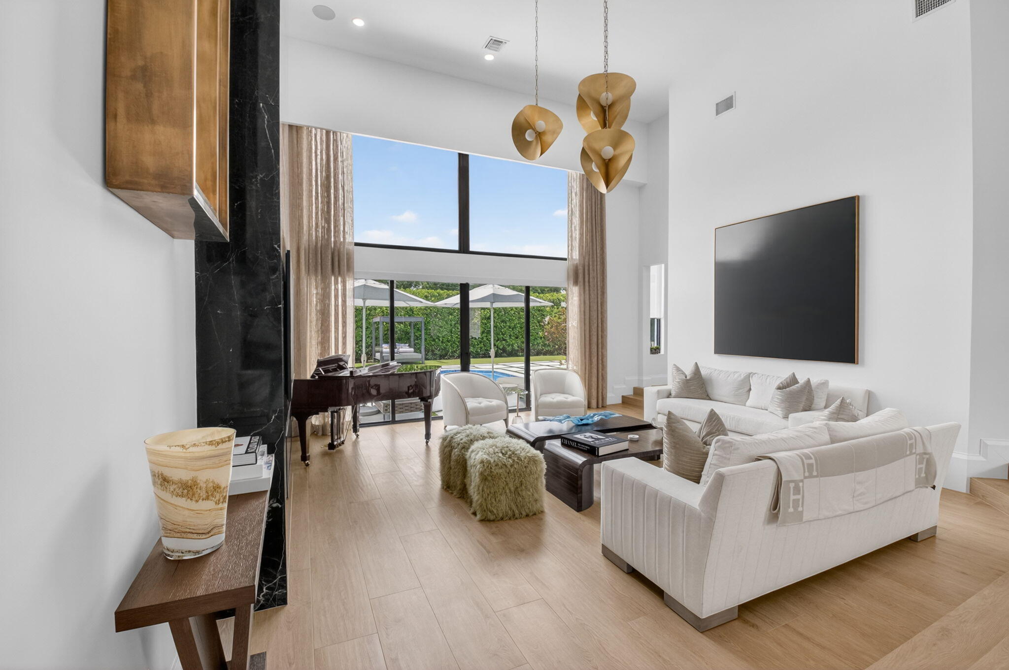 DEVON PLACE - Residential