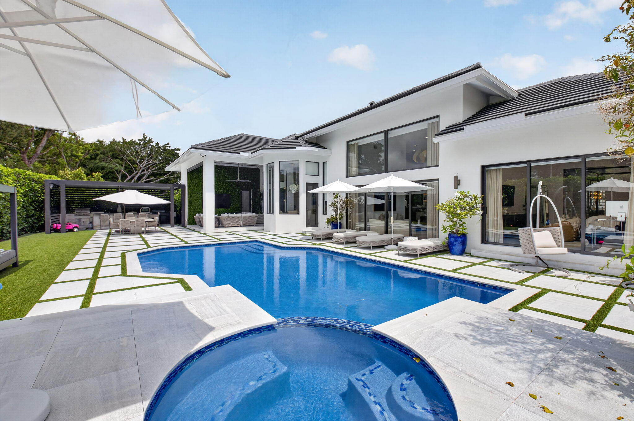 DEVON PLACE - Residential