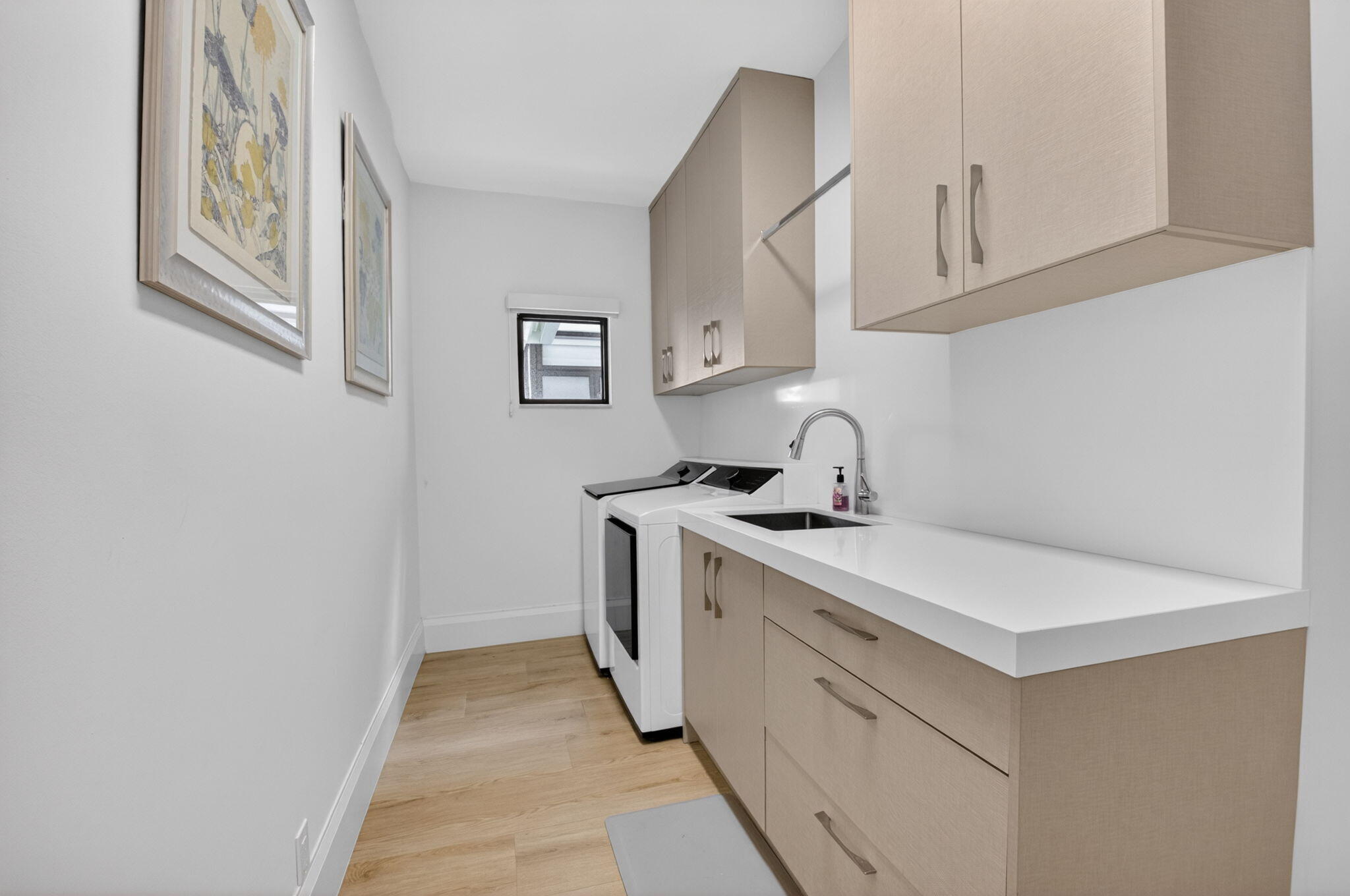 DEVON PLACE - Residential