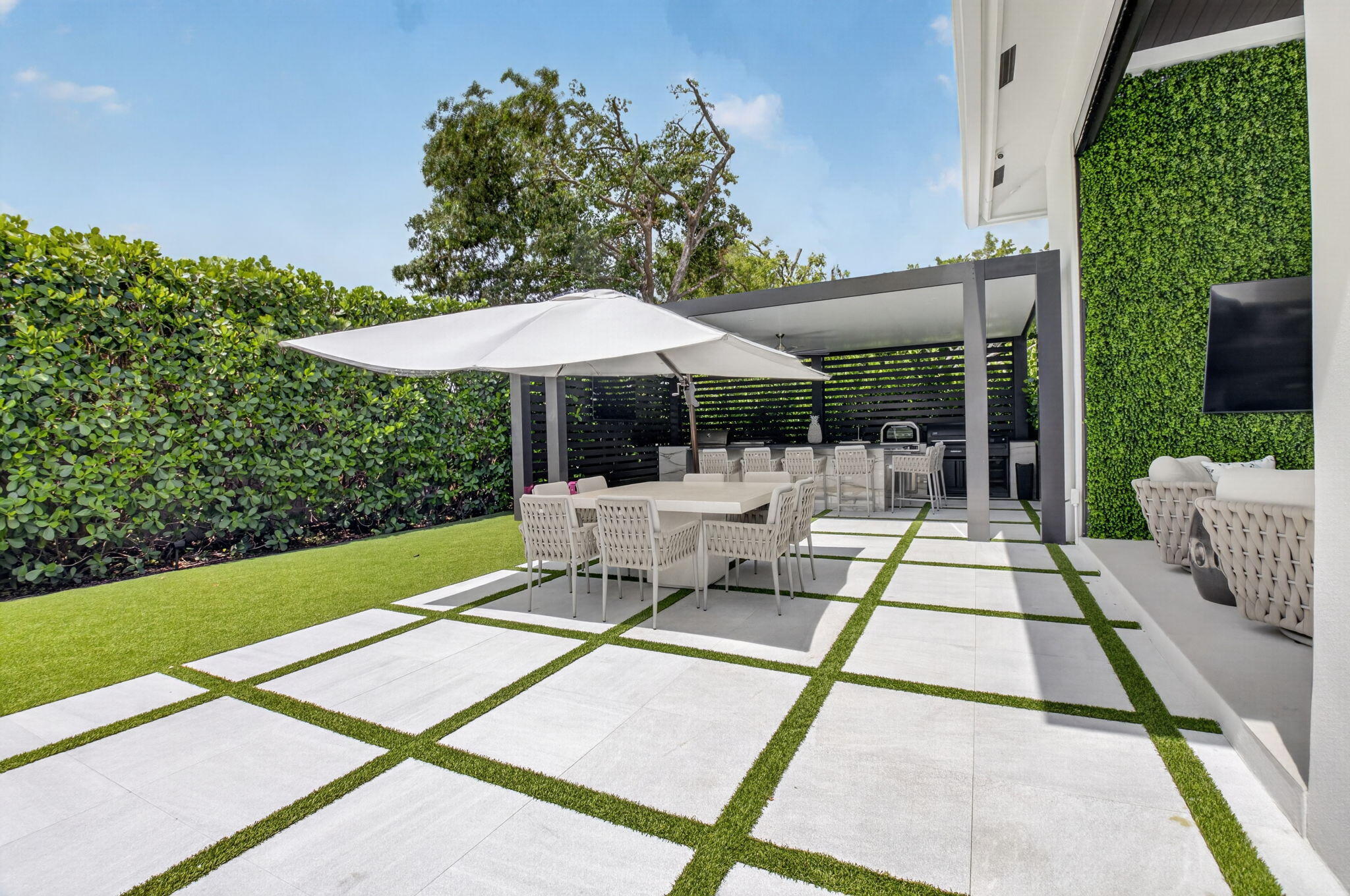 DEVON PLACE - Residential