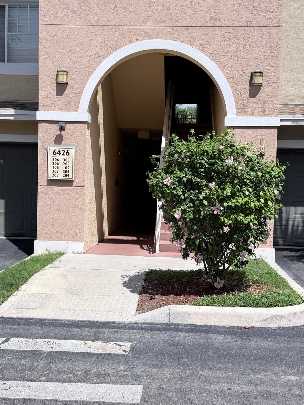 Photo of 6426 EMERALD DUNES Drive #205, West Palm Beach, FL 33411 (MLS # B26076310)