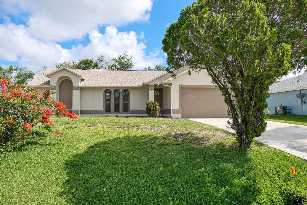 Photo of 1425 SW Gastador Avenue, Port Saint Lucie, FL 34953 (MLS # R10990070)