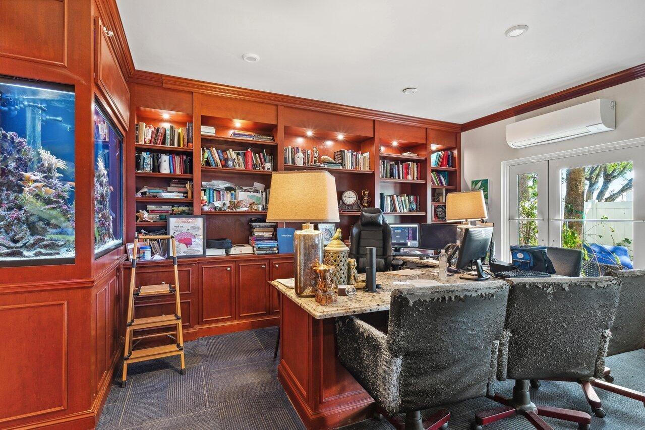 HY-CREST CENTER PAR 2 (LE - Commercial Sale