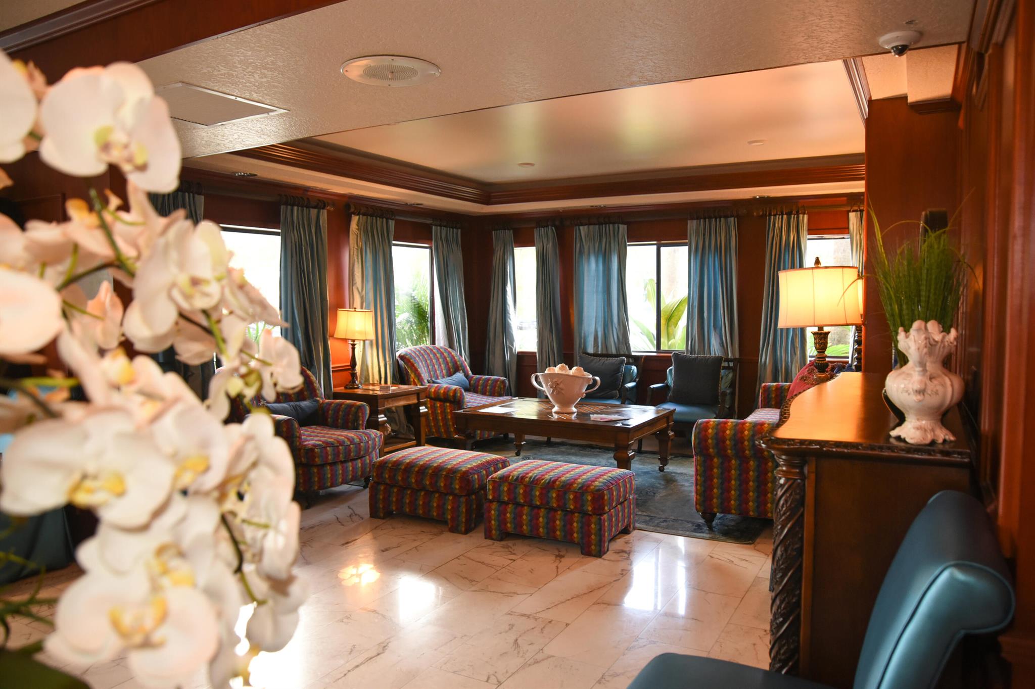 HY-CREST CENTER PAR 2 (LE - Commercial Sale