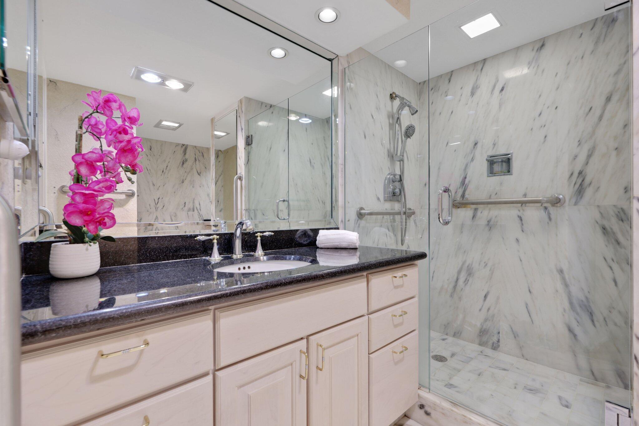 SABAL POINT - Residential