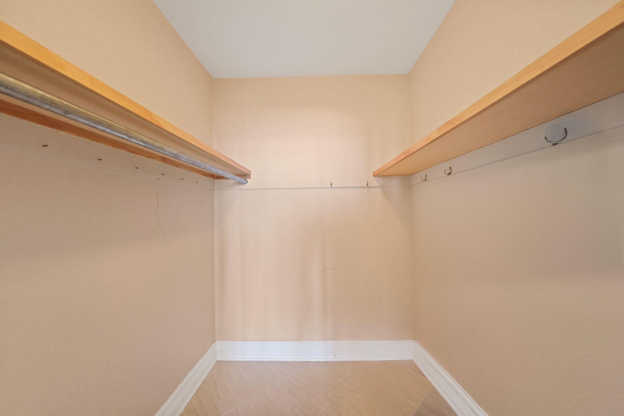 SABAL POINT - Residential