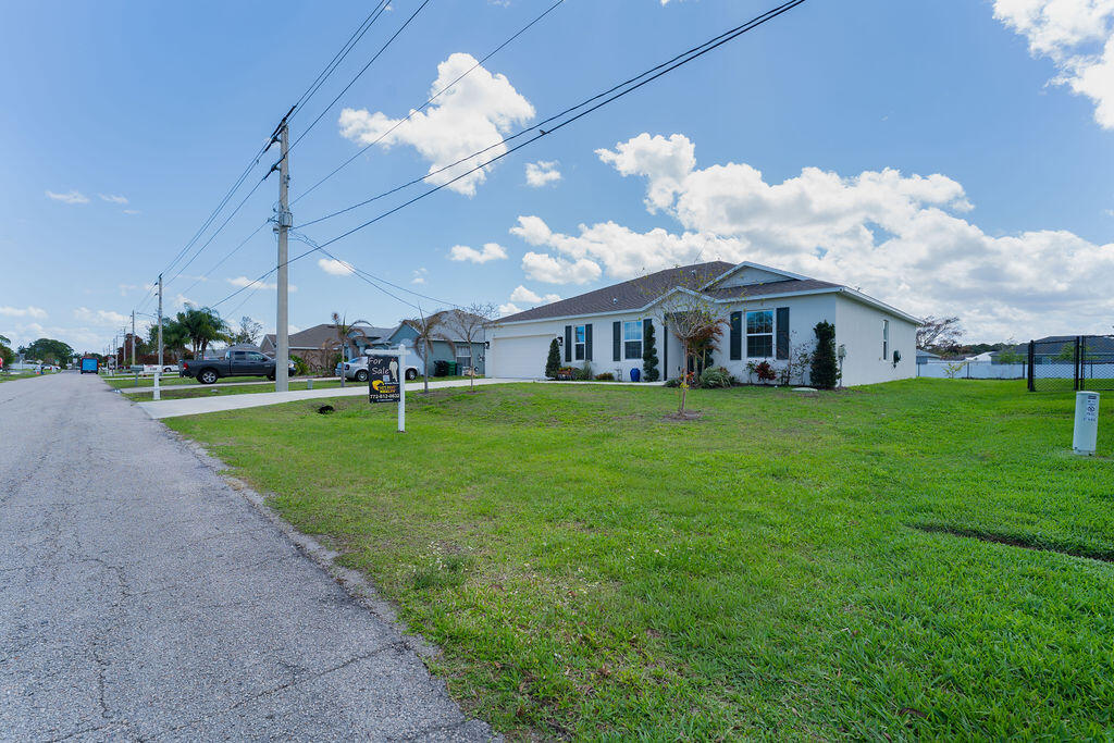 PORT ST LUCIE SECTION 13 - Residential