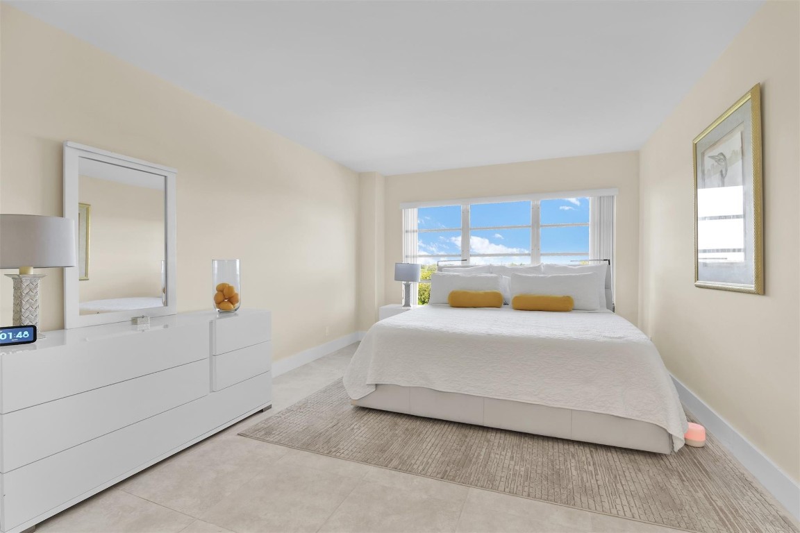 Country Club Tower - Residential