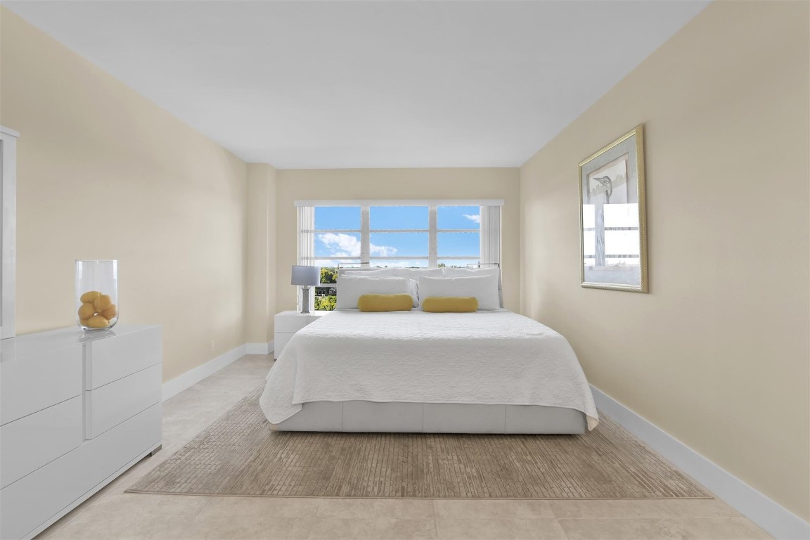 Country Club Tower - Residential