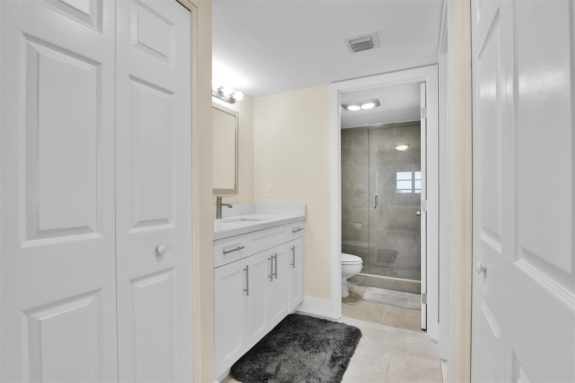 Country Club Tower - Residential