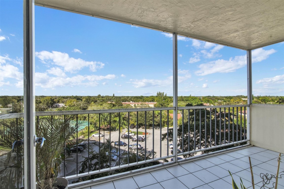 Country Club Tower - Residential