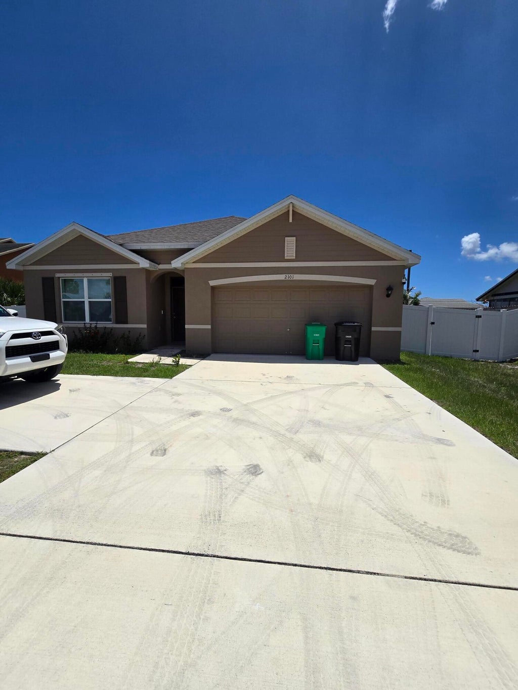 Photo of 2101 SE Floresta Drive, Port Saint Lucie, FL 34984 (MLS # B26043363)