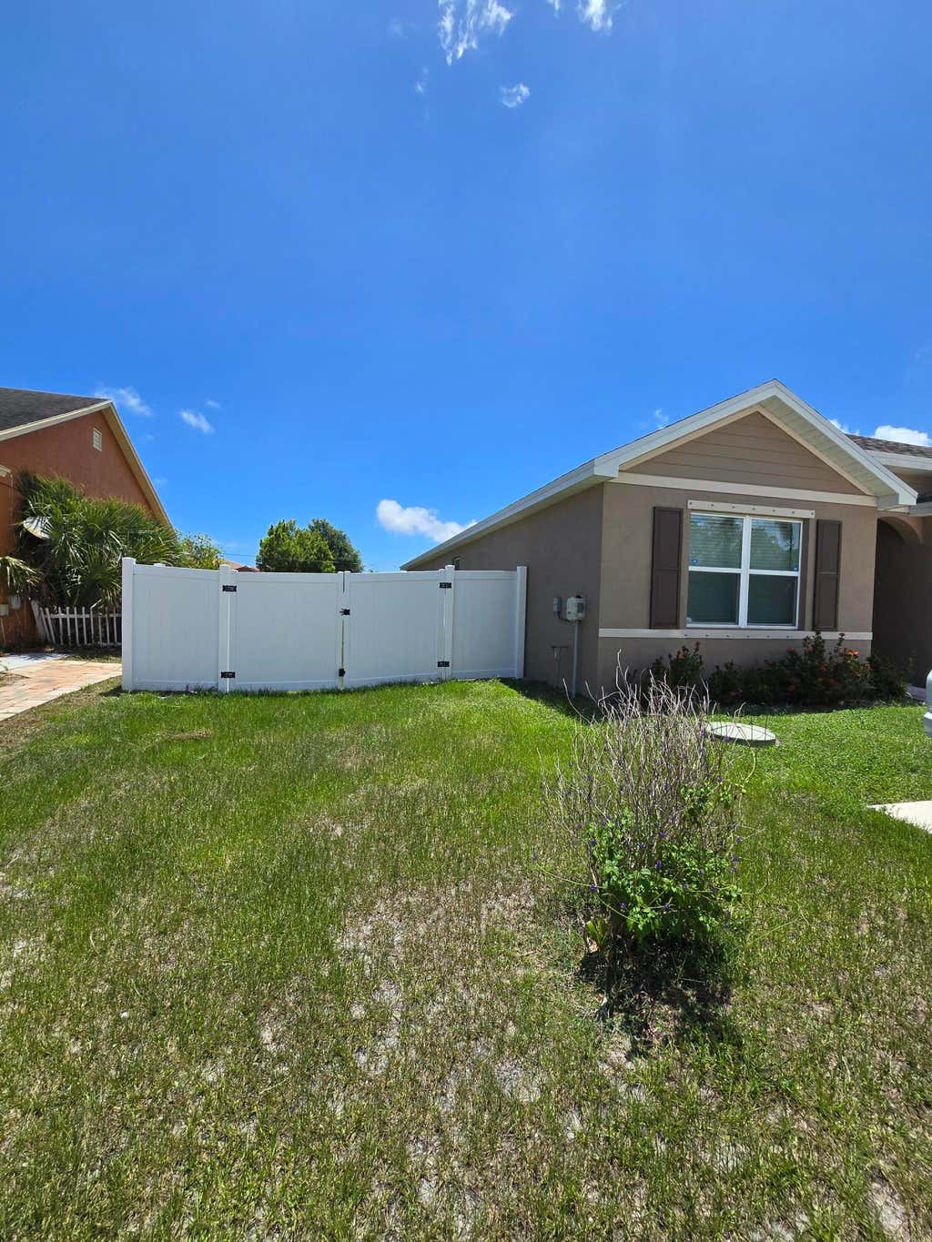 Photo of 2101 SE Floresta Drive, Port Saint Lucie, FL 34984 (MLS # B26043363)