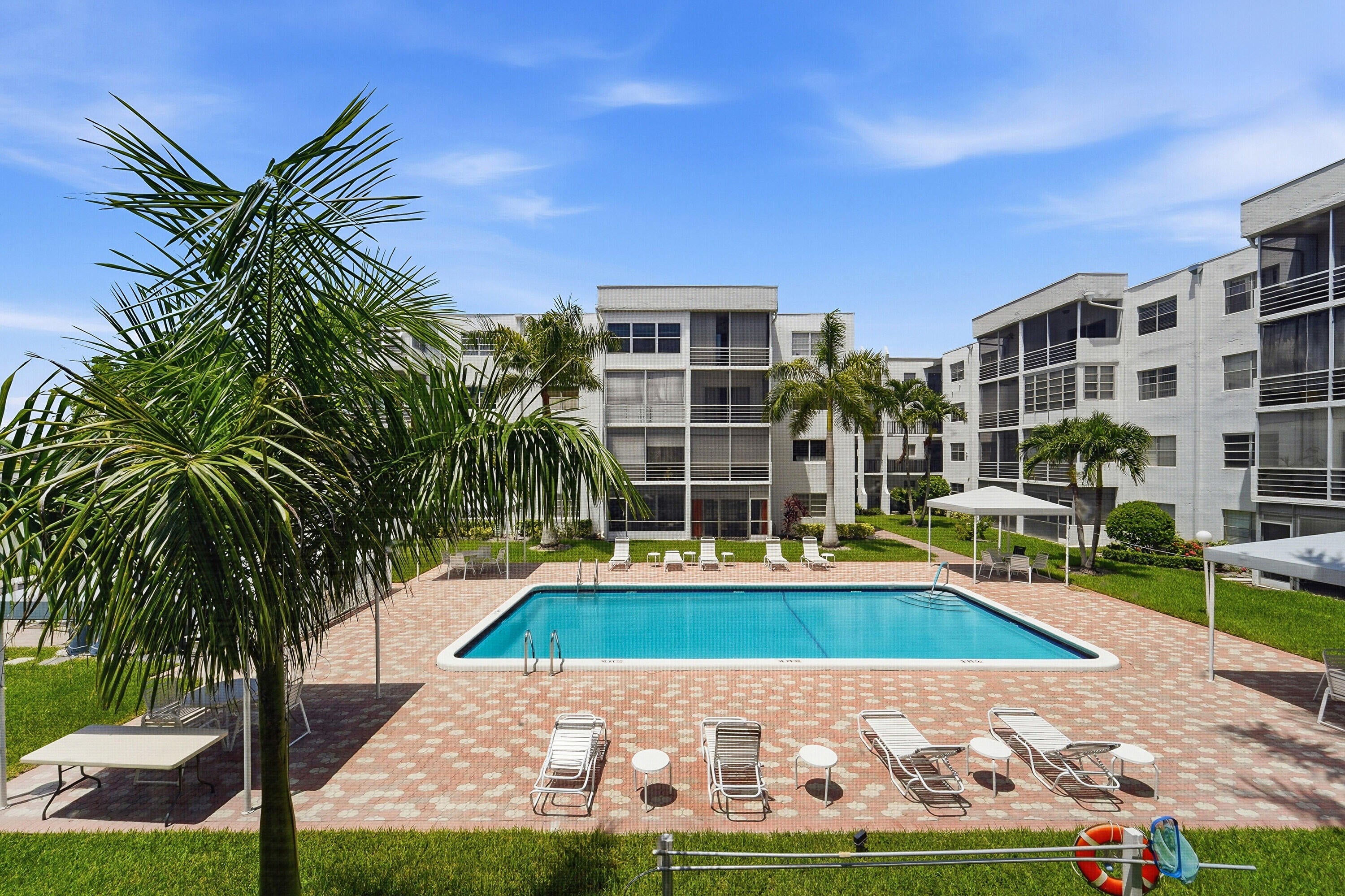 3000 E SUNRISE LAKES Drive E 223, Sunrise FL 33322