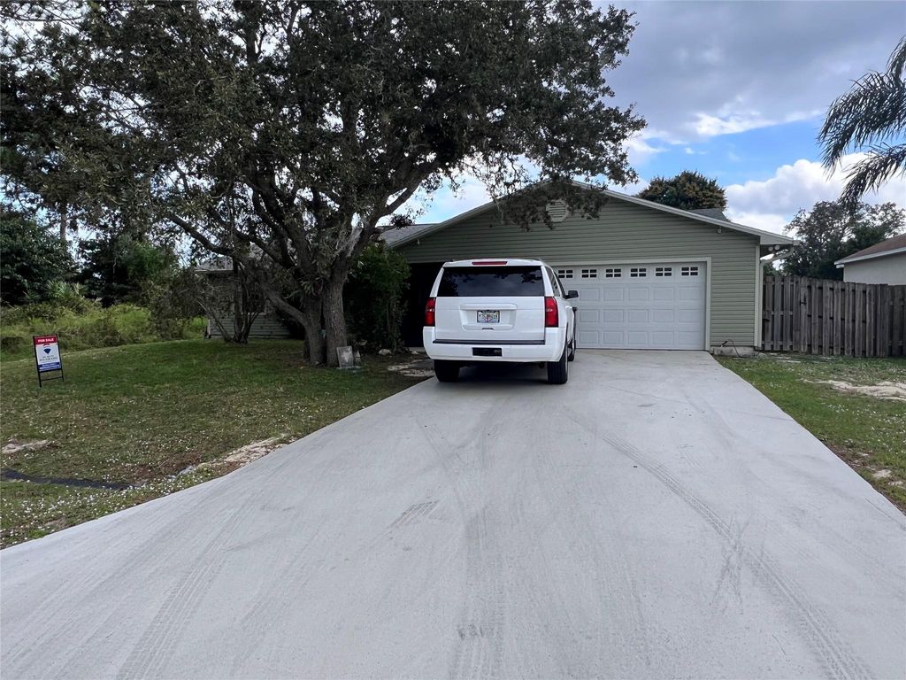 Photo of 1481 SE Portillo Road, Port Saint Lucie, FL 34952 (MLS # F10434070)