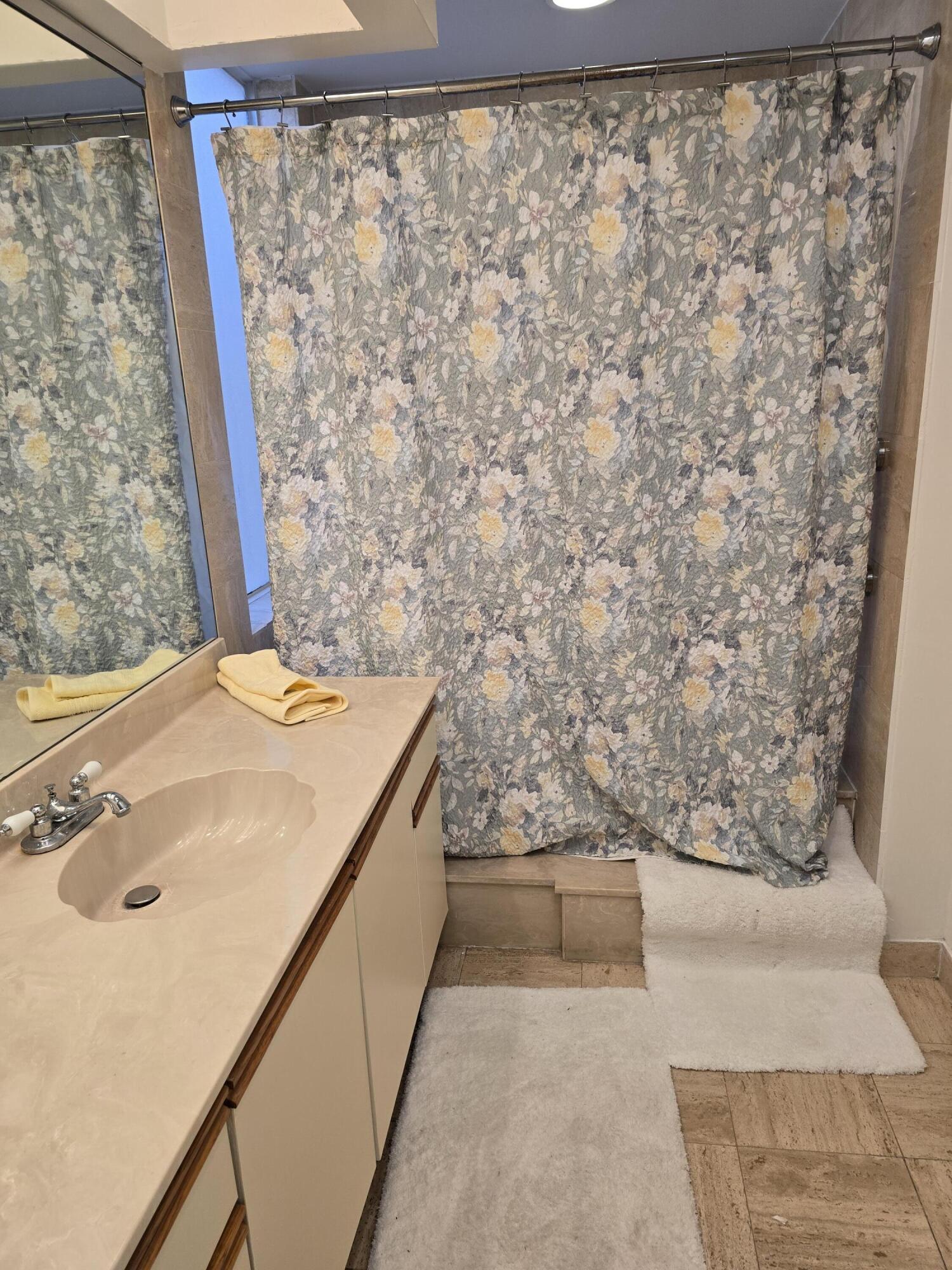 LA PAZ AT BOCA POINTE - Residential Lease