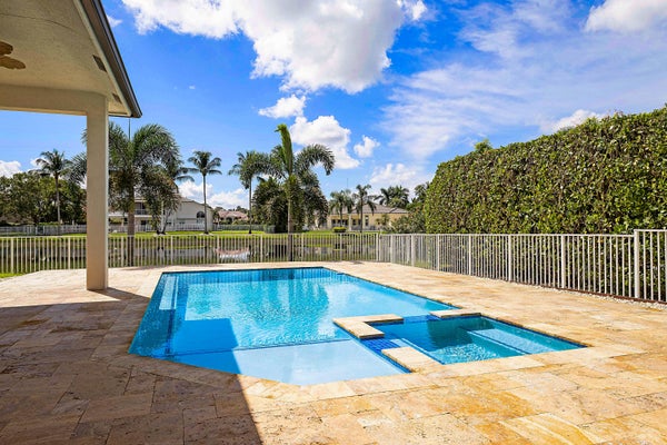 11618 MANATEE BAY LN, WELLINGTON, FL 33449 - Image e9ed686ba9d1138e32d4f4d740ba73a2/81874934