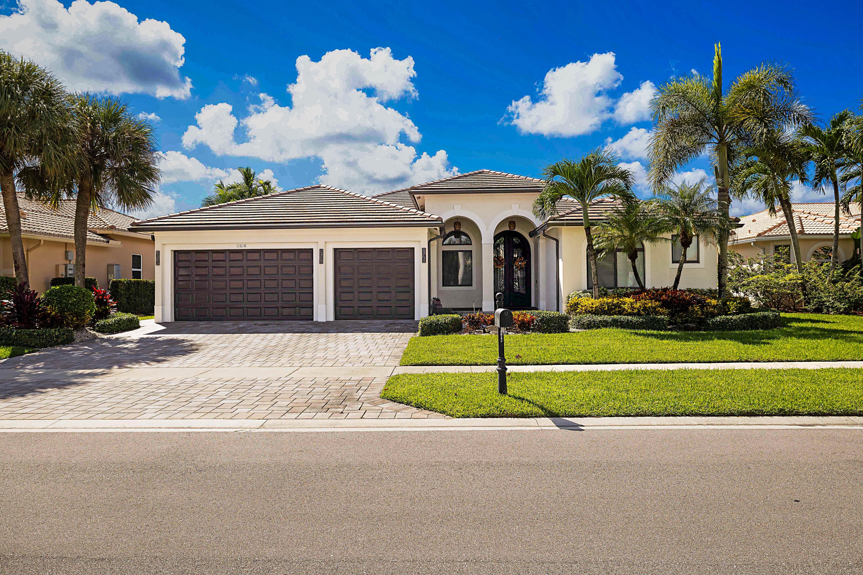 11618 MANATEE BAY Lane